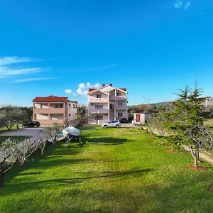  Appartement Beachfront Jermen