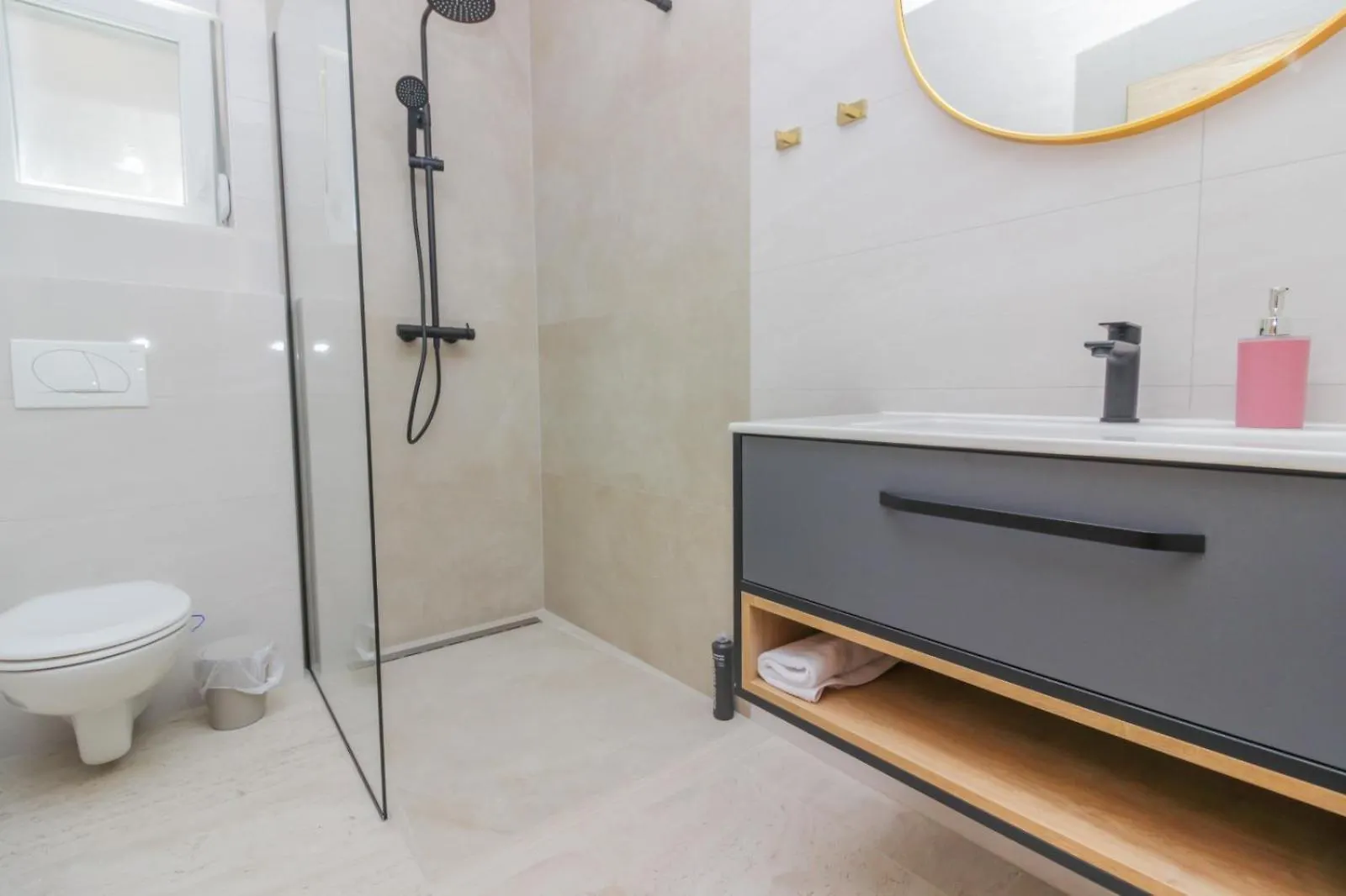 Rooms Zemunik Donji Zemunik 公寓